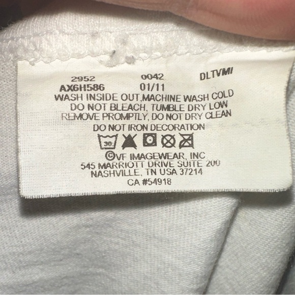 Majestic Tee Size  L - Picture 6 of 7